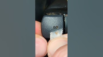 Cleaning a PS3 Controller with Hot Glue😬 #asmr #cleaning #satisfying #waitforit