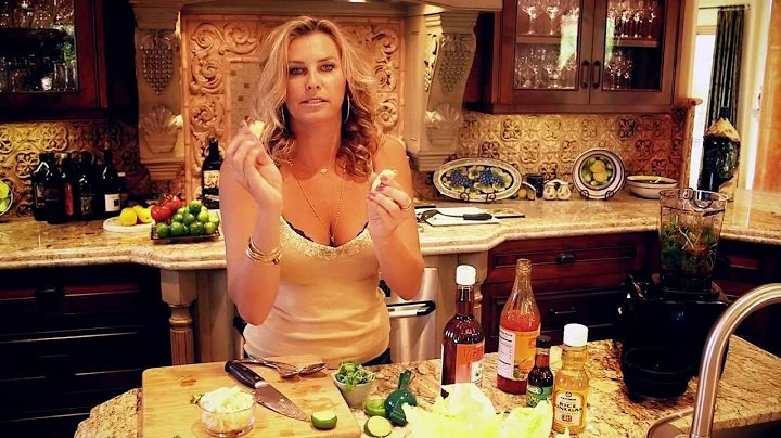 Gina Clarke makes Lettuce Wraps!