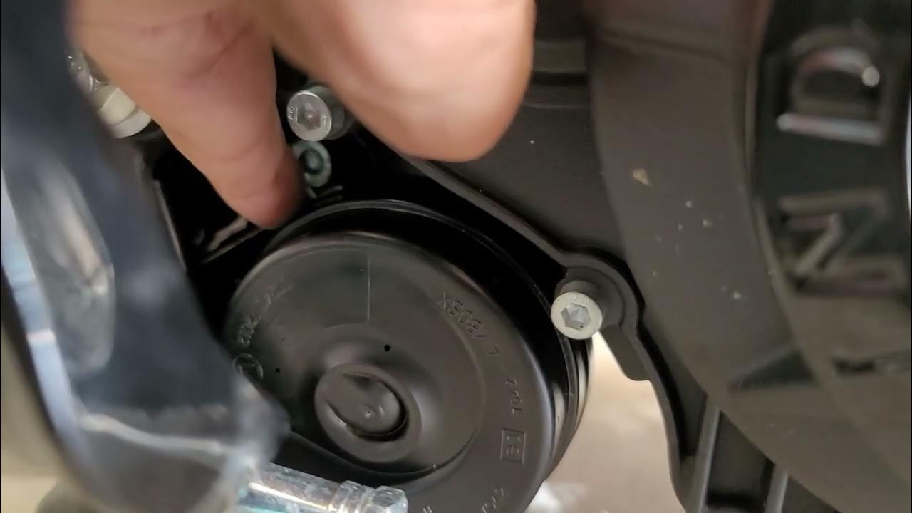 2022 Indian Scout Bobber, Horn upgrade from Amazon, plug n play YouTube