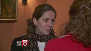 Politicians help mother of three fight deportation