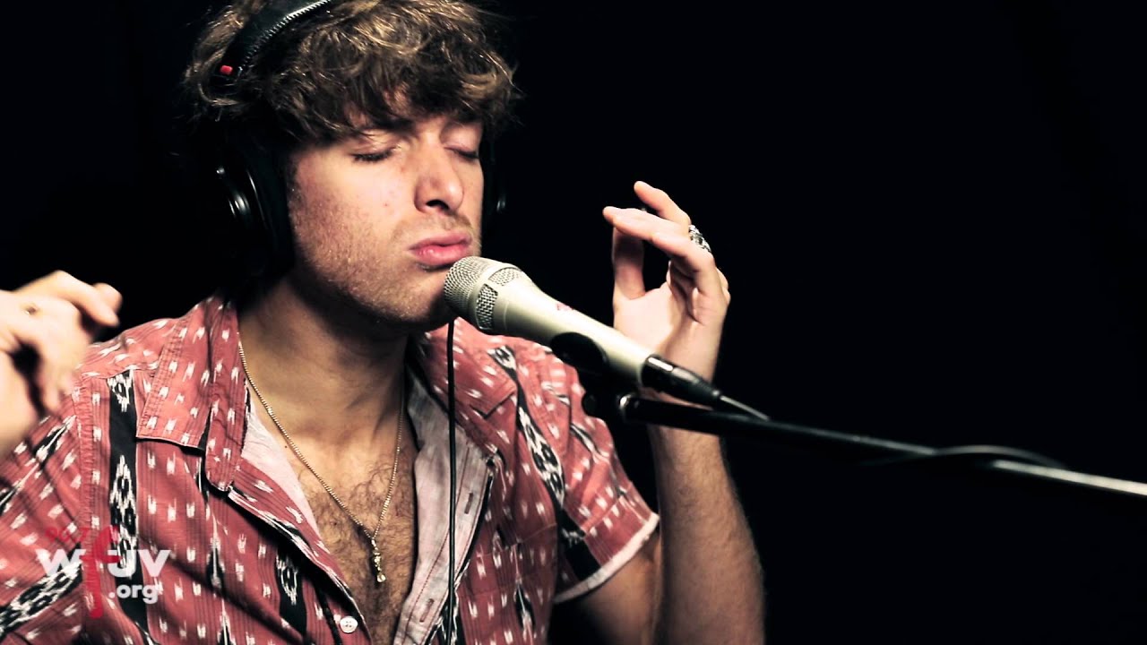 Paolo Nutini - "Let Me Down Easy" (Live at WFUV)