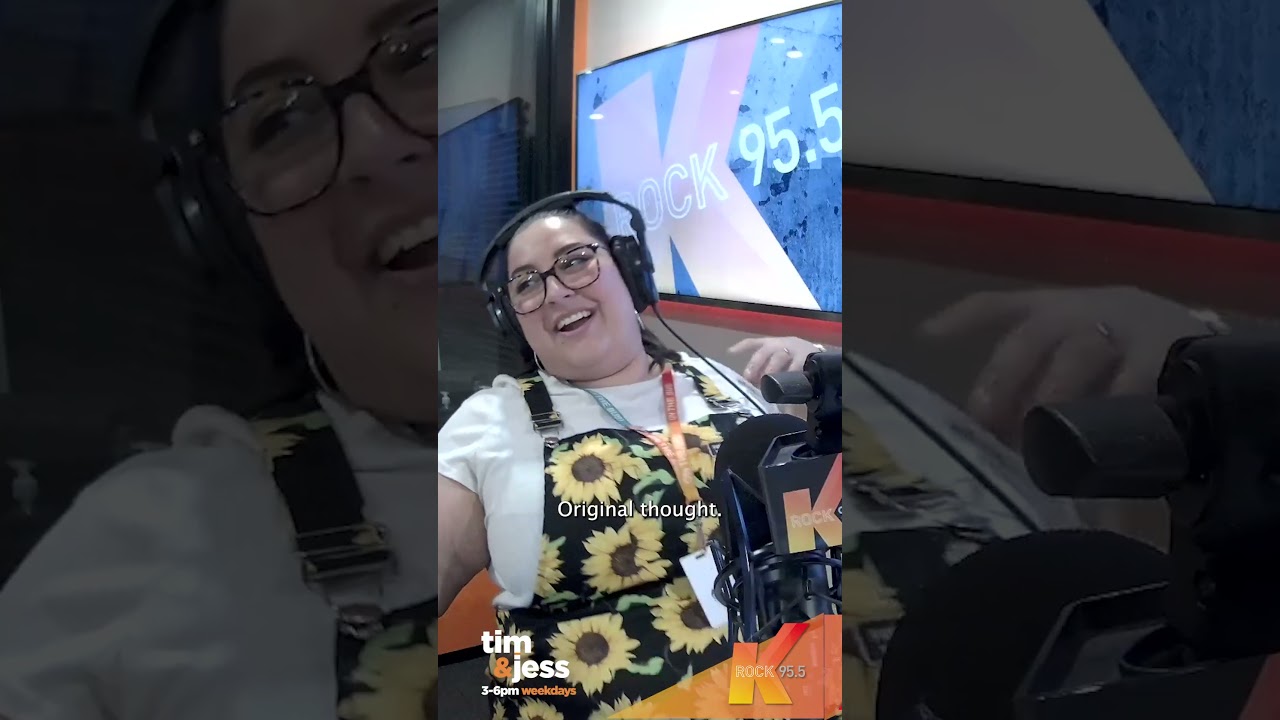 What would you write on the Cats banner?