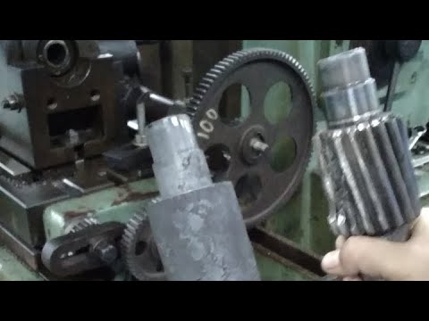 This Old Man is Expert in Making Spur Gear From Old Ships High Strength Sheet