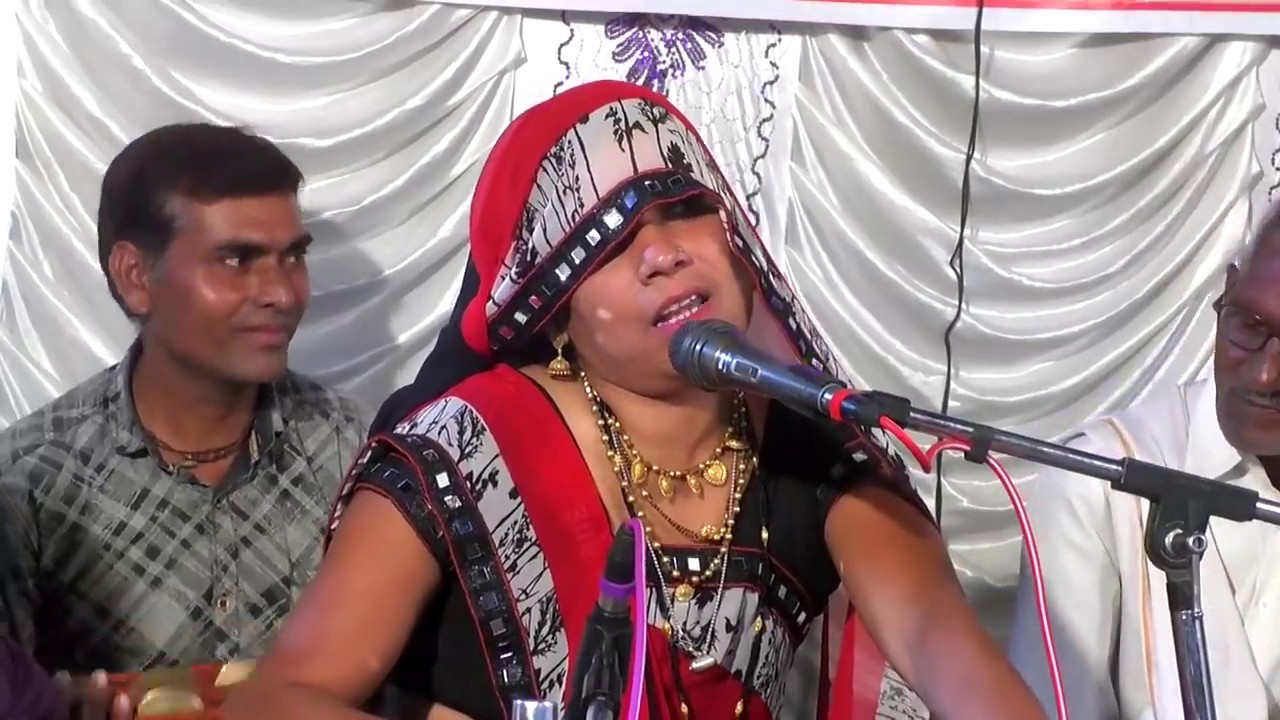 धनवानों का मान है जग में निर्धन का कोई मान नहीं