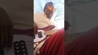 EVERYBODY SAY AMEN OLD⛪️ SONG ON BASS 🎸 SUNG BY STREET PASTOR PREACHER WARREN NYC WORLD🌎WIDE