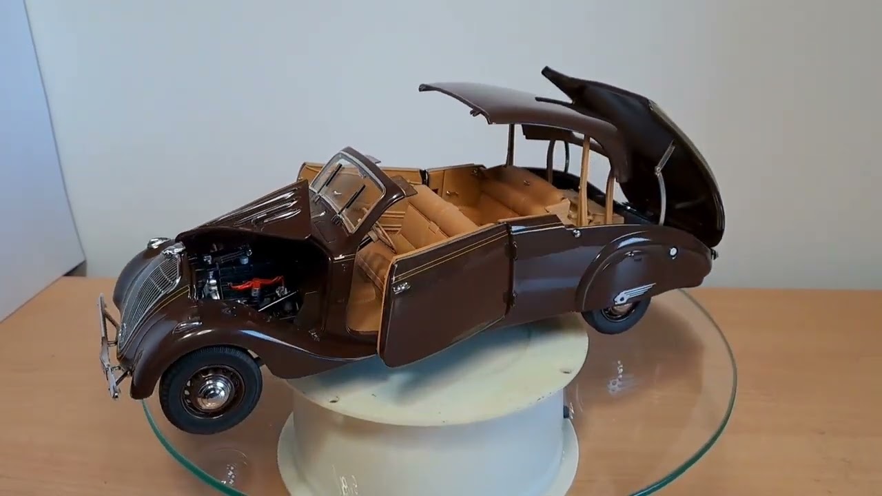 Peugeot 402 Eclipse Cabriolet 1937 NOREV 1/18 - YouTube