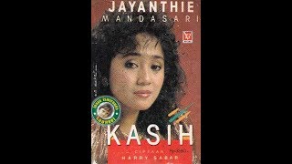 Jayanthi Mandasari  Diantara Deru Badai