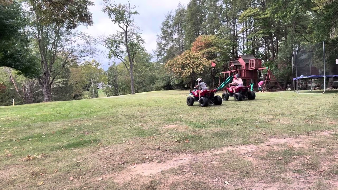 Big sister vs little brother 4-wheeler race