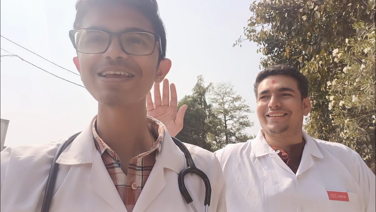 Health checkup camp mai bhi masti khatam nahi hoti hamari 😸
