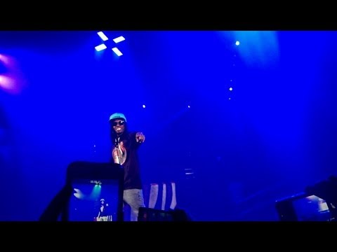Lil Wayne - Blunt Blowin + John - Live