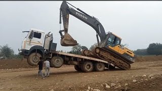 How to climb on a trailer by yourself with an excavator.#Volvo #excavator.