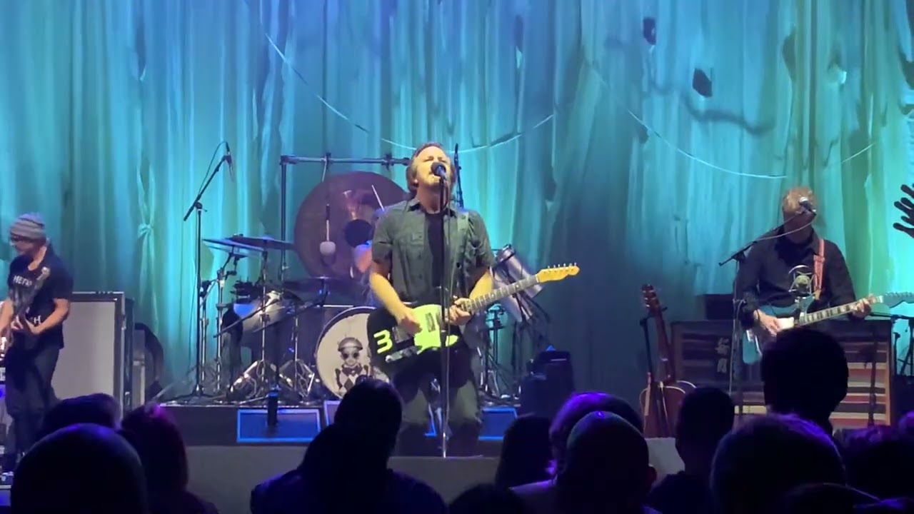Eddie Vedder and the Earthlings Invincible 2/10/22 Chicago