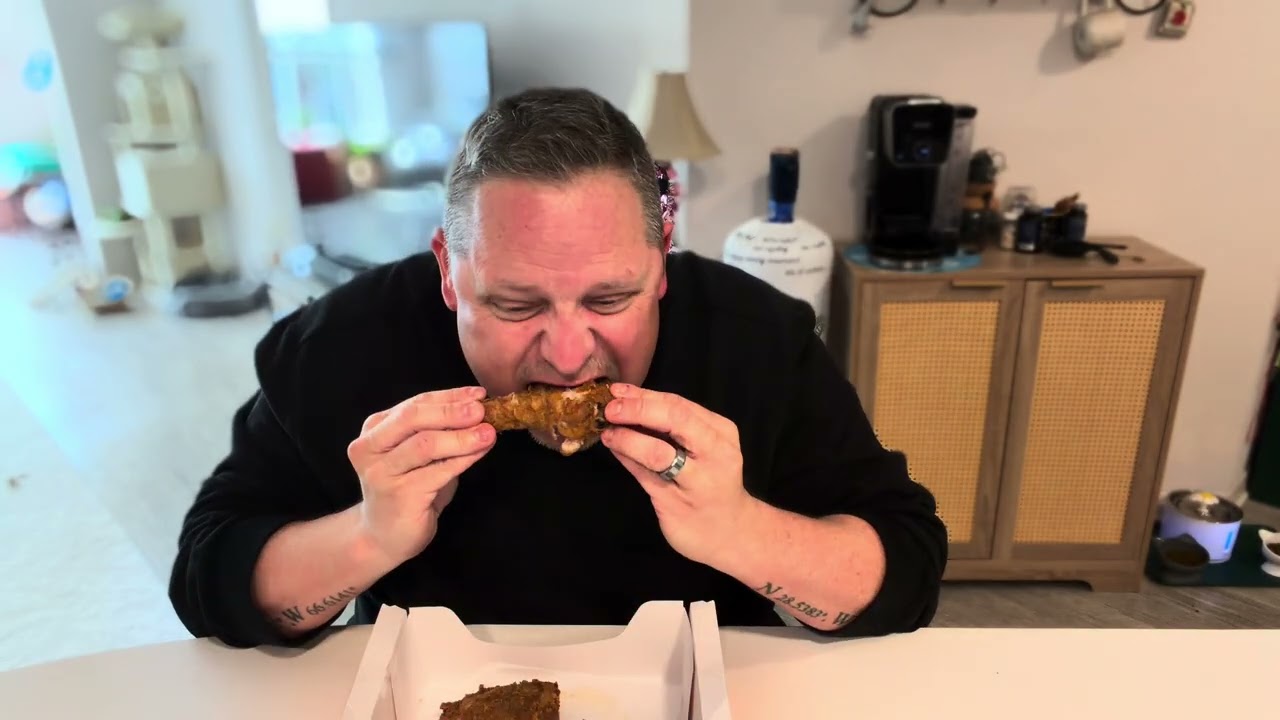 KFC review time! With cohost cats Bonnie and Clyde.