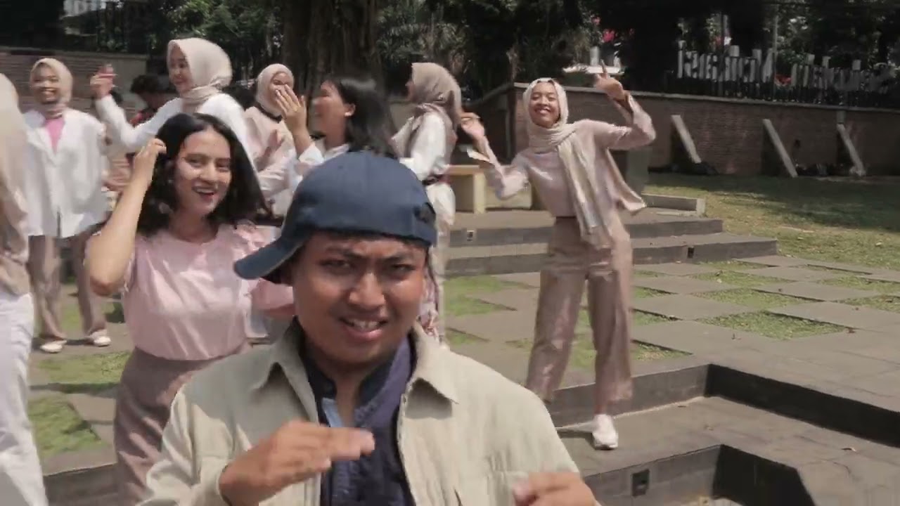 BEBAS Iwa K, Sheryl Sheinafia, Maizura, Agatha Pricilla \u0026 Cast COVER VIDEO