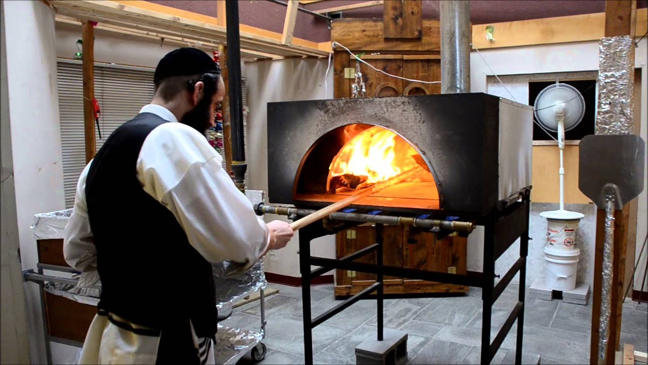 Presents Pesach 2013 Matzah Baking at Rabbi