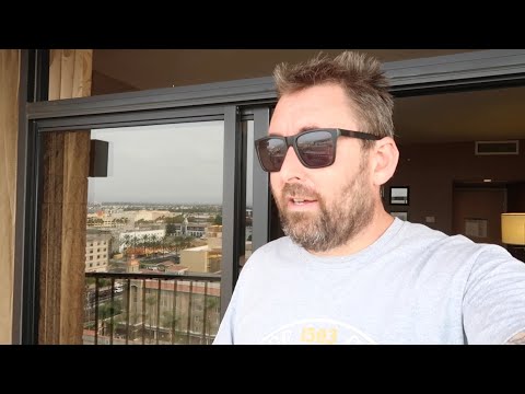 Anaheim Resort Staycation Day One - Sheraton Park Hotel Top Floor / Disneyland Theme Park View Room