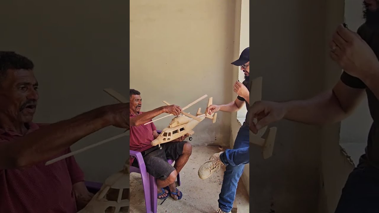 Nosso helicóptero de madeira feito por seu Zé do Avião 