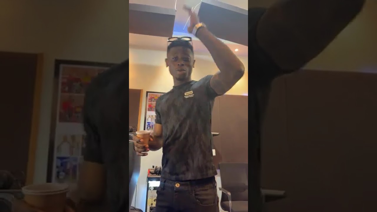 MC one au studio pour son nouveau son