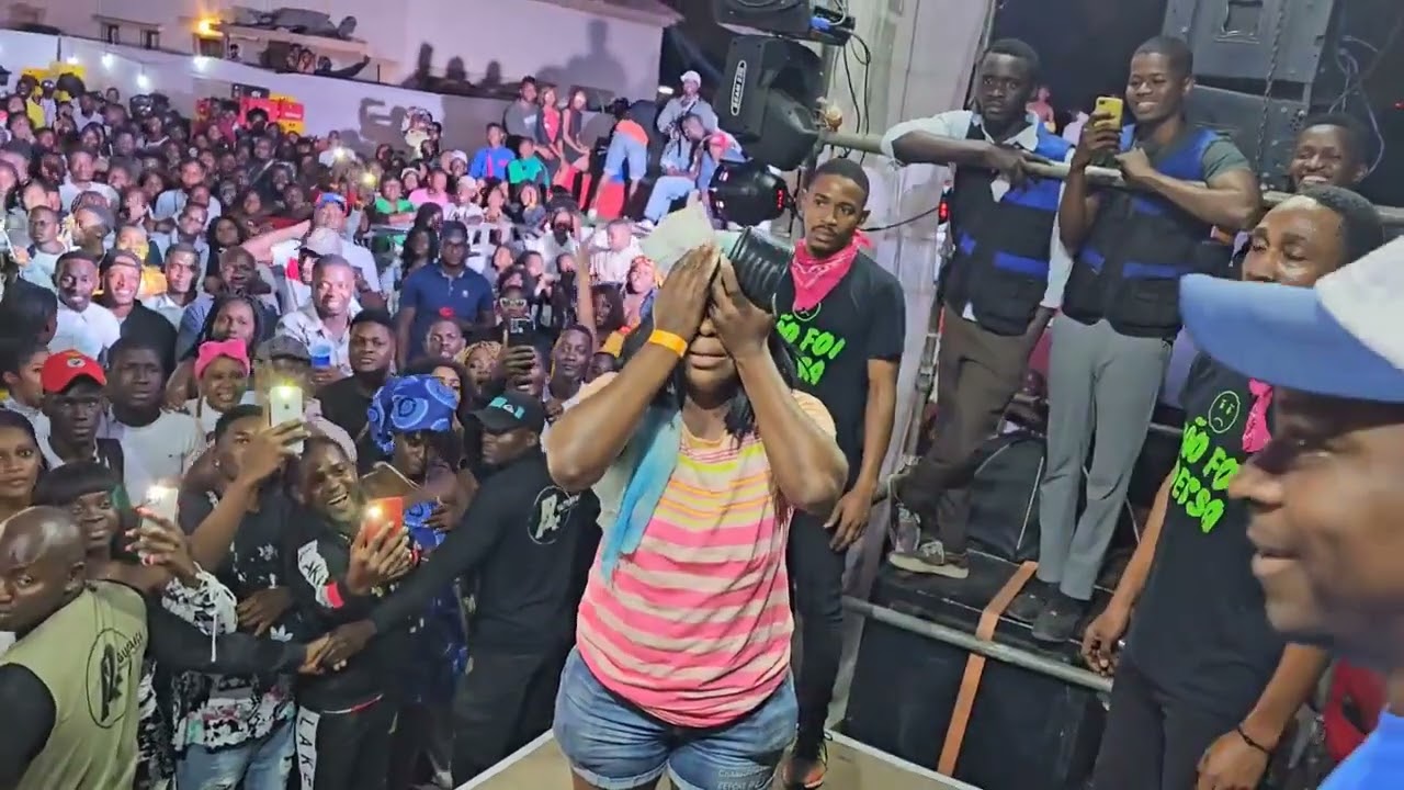 Pai Diesel paga 30 mil kwanzas, um copo que custa 300 Kwanzas