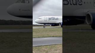SUPER CLOSE JetBlue A320 #subscribe #airplane #aviation #shorts #sg #viral #funny #crazy #a320 #747