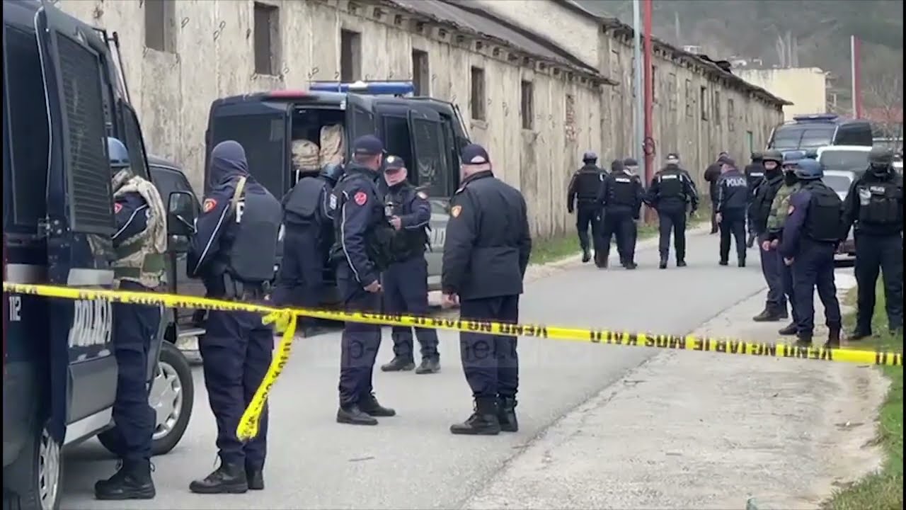 Top Channel/ Qëllohet kreu lokal! Kallmet, goditet me armë administratori