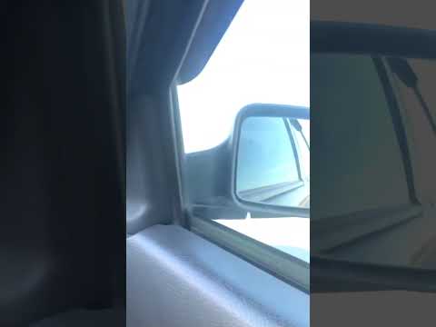 приора спокойно едет