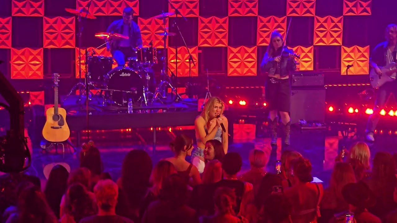 Dasha – Bye Bye Bye (Live 09/27/2024 at Jingle Ball Line Up Announcement Party)