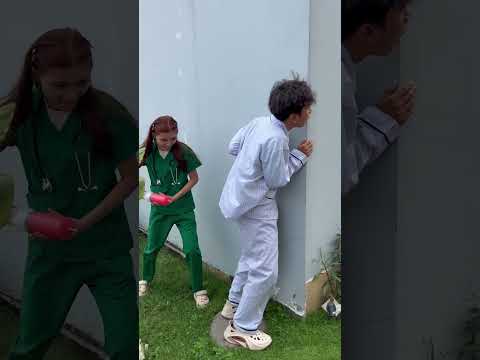 SH - Bệnh nhân bỏ chốn khỏi chiếc kim tiêm || The patient left the place #shorts