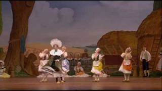 LA FILLE MAL GARDÉE (Royal Ballet): Clog Dance