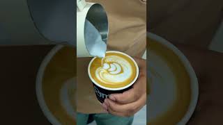 Basic latte art #baristalife #barista #tulip #coffeelatteart