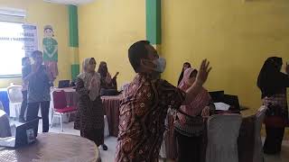IHT ICE BREAKING IHT H5 SEKOLAH PENGGERAK SMPN 1 WATANSOPPENG#Monkey dance