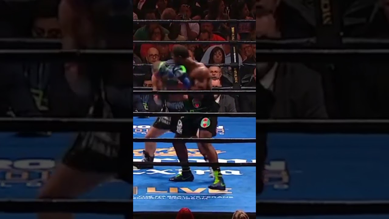 Marcus Browne vs Sean Monaghan - Dog Fight 