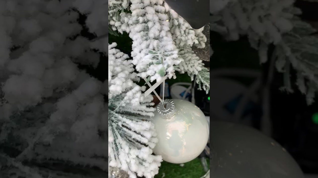 GYMAX Albero Di Natale Innevato Con Luci LED (200/420) - 150/200 Cm, Rami In PVC, Pigne E Bacche, Base Metallica Pieghevole, 8 Modalità Luci - 3