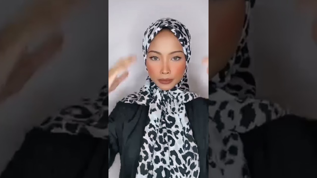 La Petit Triangle Hijab Tutorial - A Cup of Dee