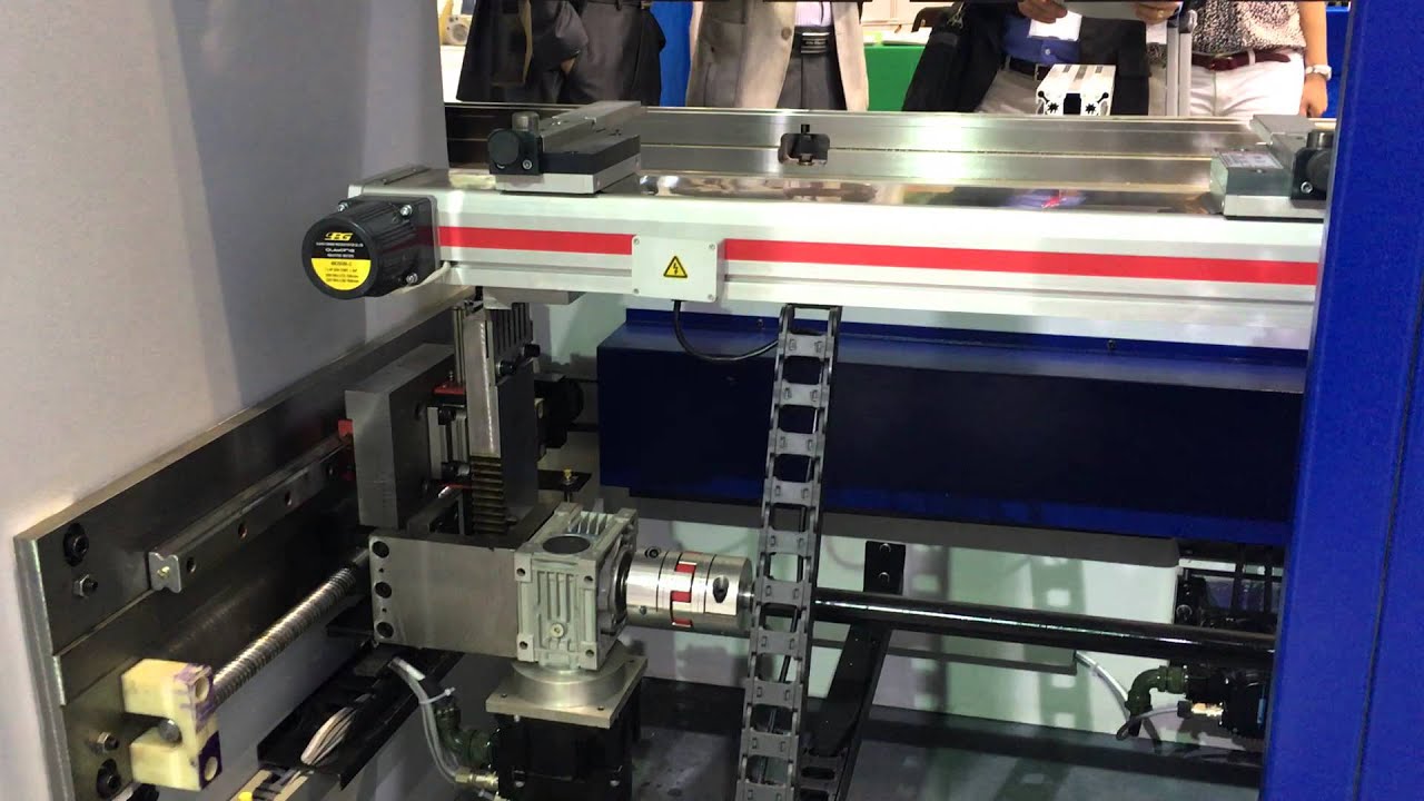 Made in China 4+1 axis cnc press brake back gauge,X,Y1,Y2,R,V Crowning