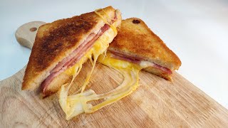 BREAKFAST HAM CHEESE SANDWICH HACK | Crispy One Pan HAM Toast