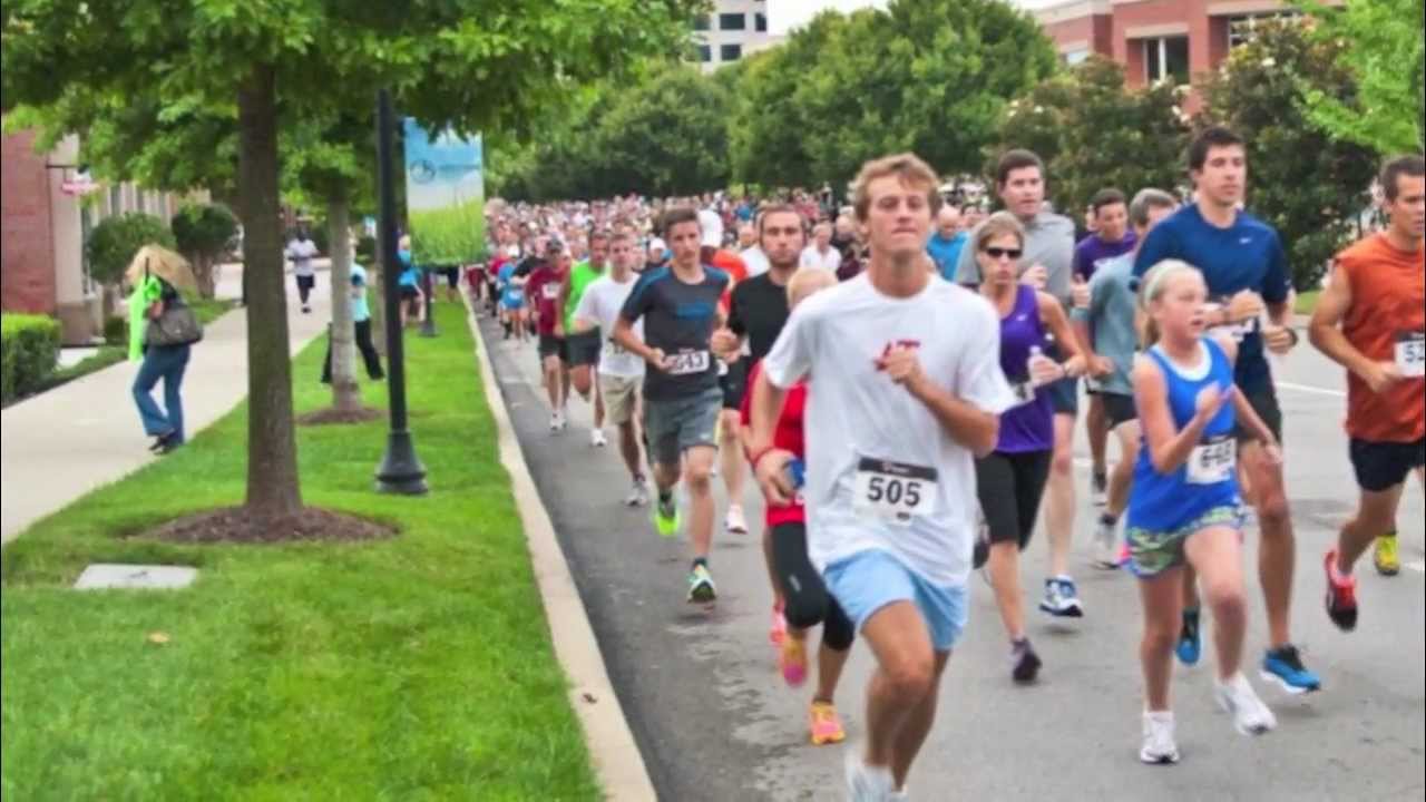 Nashville Combat Boot Run for Military - YouTube