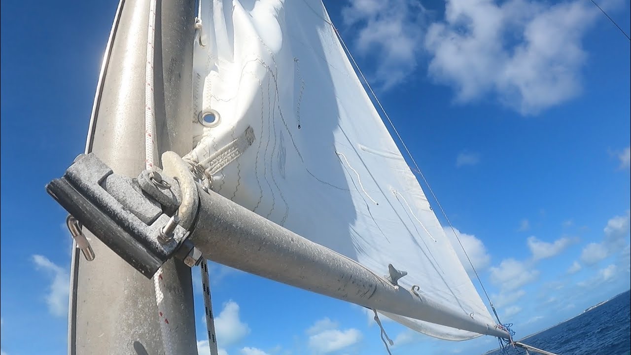 S1 E3 Fixing my broken boom and testing a halyard idea (Bahamas)