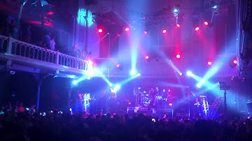 Example live @ Paradiso Amsterdam