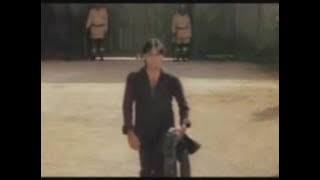 Download lagu BABU OPENING SCENE - SATTE PE SATTA (AMITABH)
