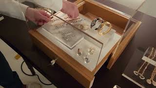 ライトアップ回転アクリルショーケース　鍵付 ライトアップ回転アクリルショーケース 鍵付 楽天市場】アクリル