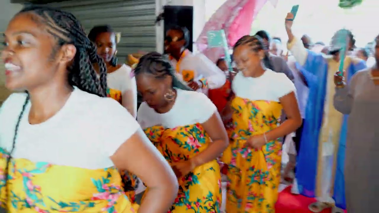 MANZARAKA DE IDRISS ET MONICA (COMPLET)