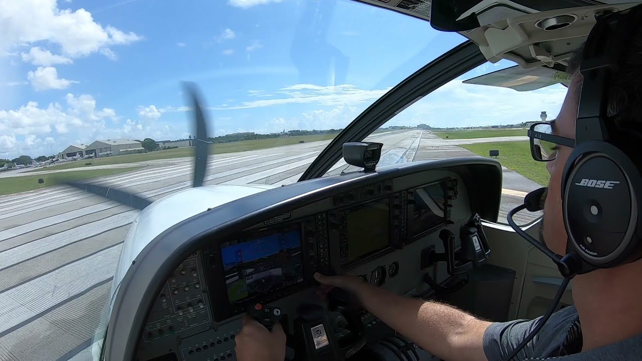 Takeoff Runway 09 at Fort Lauderdale Executive Airport (KFXE/FXE).