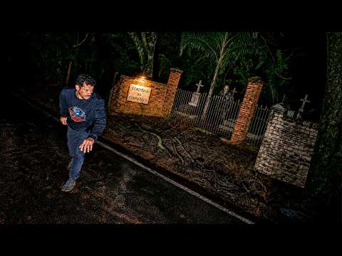 No one believes what we found at the Corpo Seco Cemetery.