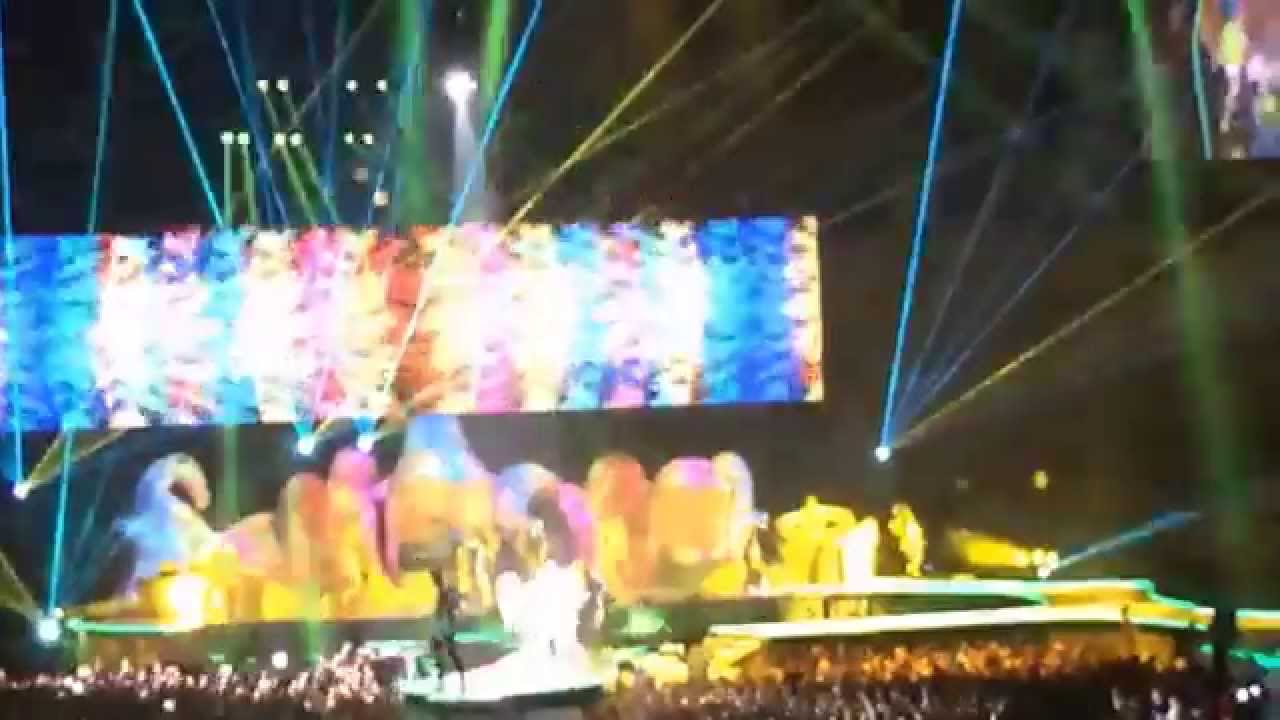 Lady Gaga Poker Face+Just Dance artRAVE Barcelona YouTube