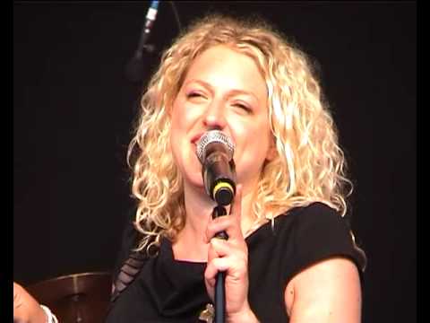 Laura Vane & The Vipertones - Am I Dreaming? iJazz 2009