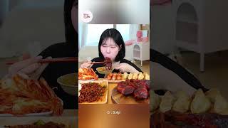 Spicy chilli black bean Noodles and #lifeisbutadream #viral #food #mukbang #noodlelove #eggnoodles 🫶