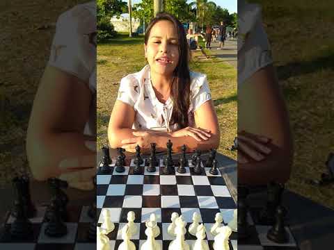 Vídeo: Devo aprender xadrez ou gamão?