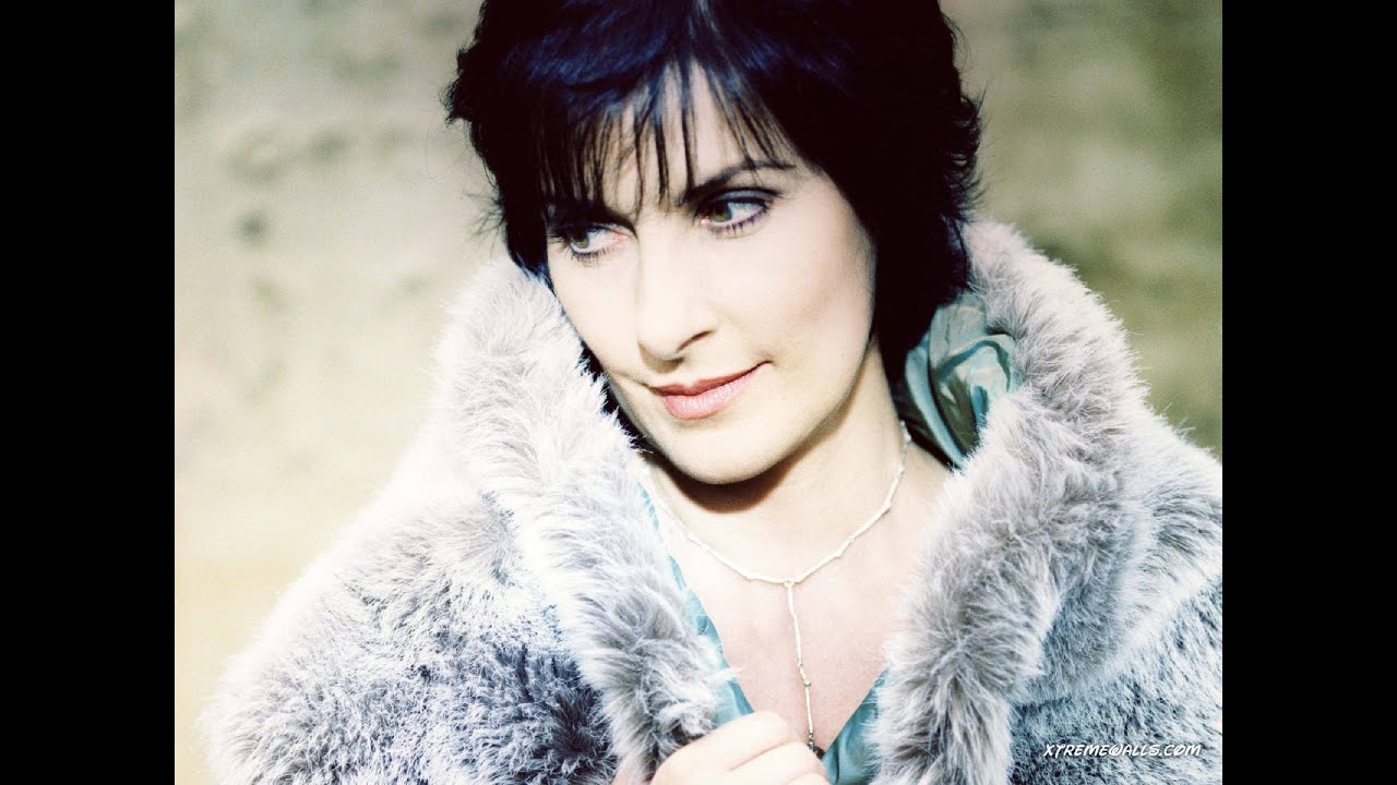 ⁣Enya - Athair Ar Neamh