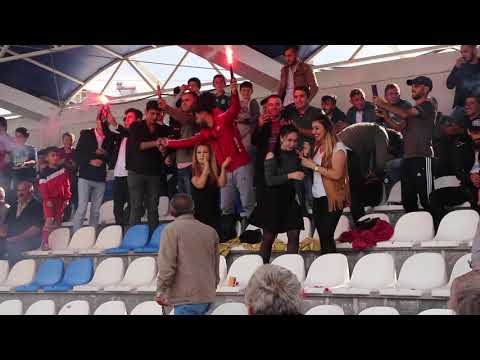 AMATÖR FUTBOLCUDAN YEŞİL SAHADA EVLİLİK TEKLİFİ